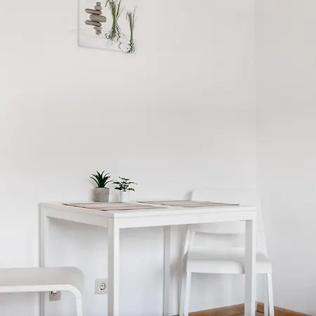 Home2stay Apartmenthaus Kitchen,wifi,parking *** *