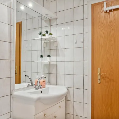 Home2stay Apartmenthaus Kitchen,wifi,parking ***