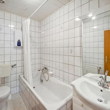 Home2stay Apartmenthaus Kitchen,wifi,parking *** Apartment *